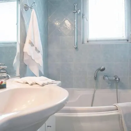 Luxurious In The Athenian Riviera Atene